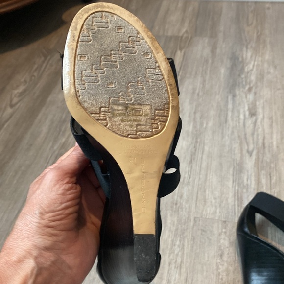 Bandolino Black Wedged High Heels Elastic Crisscrossing Straps Size 8M - Picture 6 of 13